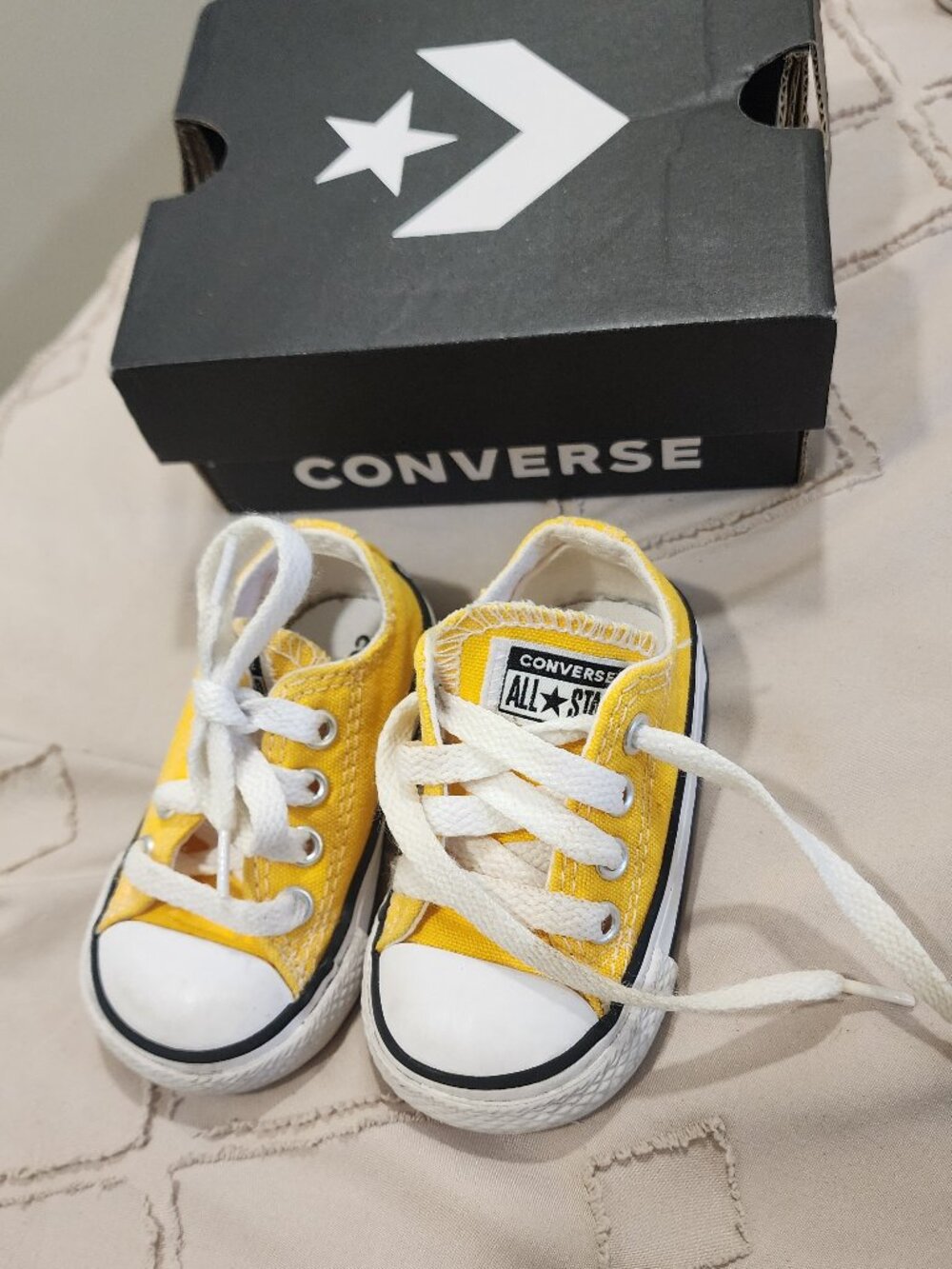 Converse Chuck Taylor All Star - yellow infant size 3